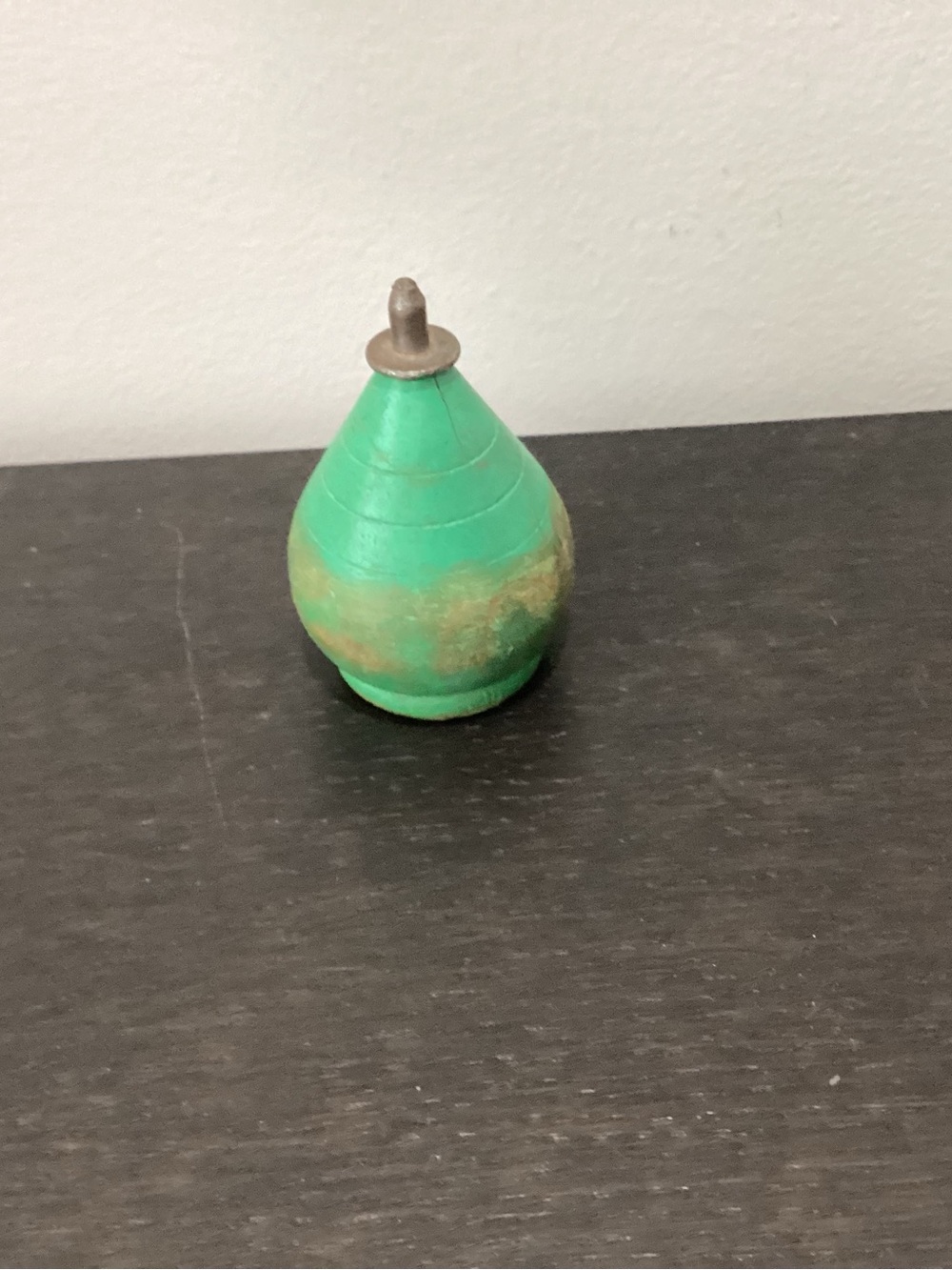 vtgWooden Spinning Toy Top (tromp o), latte. Lathe-Turned wooden body painted